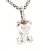 Ezüst(Ag) nyaklánc mackó medállal, jelzett, h: 47 cm, 1,5×1 cm, nettó: 3,8 g