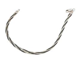 Ezüst(Ag) három szálas, fonott, fekete-fehér kígyó karkötő, h: 18 cm, nettó: 2,6 g