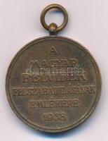 1938. Felvidéki Emlékérem bronz kitüntetés mellszalag nélkül T:XF kis ph. Hungary 1938. Upper Hungary Medal bronze decoration without ribbon C:AU,XF small edge error NMK 427.