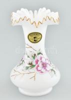Bohemia tejüveg váza, hibátlan, címkével jelzett, m: 16 cm