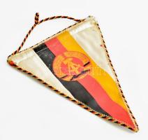 Aeroklub DDR asztali zászló, MALÉV zászlótartón, m: 30 cm