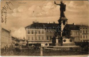 1905 Arad, Szabadság tér, Vértanú szobor, Pölzl kávéház, üzletek / square, monument, statue, café, shops (ragasztónyom / glue marks)