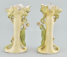 Figurális porcelán váza pár, kis kopással, pattanással, egyik kéz ragasztott, m: 15,5 cm