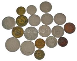 19db-os arab érmetétel, közte Jordánia, Egyiptom, Egyesült Arab Emirátusok, Bahrein, stb. T:AU-F 19pcs Arabic coin lot, within Jordan, Egypt, United Arab Emirates, Bahrain, etc. C:AU-F