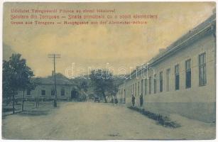 1911 Teregova, Terregova; Fő utca és elemi iskola. W.L. 1486. / Strada principala cu o scola elementara / main street and school (r)