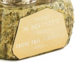 Olasz trófea, ezüstözött fém, kőtalpon, kopott, m: 42 cm