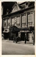 Marosvásárhely, Targu Mures; Toldalagi ház (épült 1770-ben), Erdélyi Bank részv. társ., József Emil és Petry Samu üzlete / bank, shops (fl)