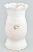 Fehérmázas belga kerámia váza, címkével jelzett, hibátlan, m: 17,5 cm