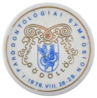 1976. Parodontológiai Symposion Gödöllő jelzett hollóházi porcelán emlékérem (60mm) T:AU