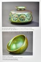 Kovács Orsolya: Zsolnay modern 1953-1990. Pécs, 2020, Magánkiadás. Gazdag képanyaggal illusztrált. K...