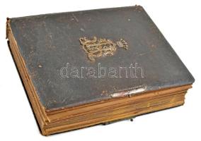 cca 1870-1910 Régi fotóalbum, benne kb. 80 db fotóval, nagyrészt keményhátú fotókkal, de benne néhán...