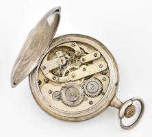 Ezüst (Ag) tokos, duplafedeles zsebóra, mindkét oldalon domborműves női portréval díszítve, vésett M...