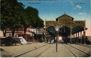 1918 Püspökladány, vasútállomás faszerkezetes váró. Vasúti levelezőlapárusítás 1. 1916. (EK)