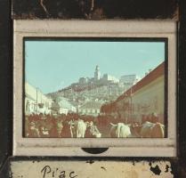 cca 1940-1950 Pannonhalma, piactér, színes Agfacolor diapozitív, 2×3,5 cm