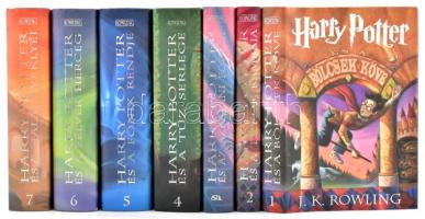 J. K. Rowling: Harry Potter 1-7 kötet. Bp., 2001-2008., Animus. Kiadói kartonált papírkötések, kiadói papír védőborítóban, a 4. kötet papírborító nélkül, néhány lapéli folttal, egészen kis kopásnyomokkal.