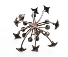 Ezüst (Ag) melltű jelzett, kissé deformált, br. 5,1 g, d: 4 cm