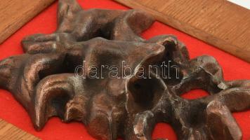 Ismeretlen művész: Ördög fej, fa lapra applikálva, keretben, m: 22 cm, kerettel 33x29 cm, szép állap...