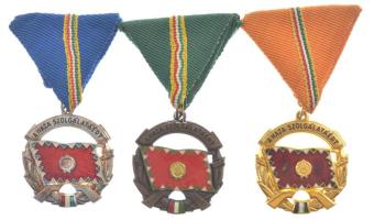1964. A Haza szolgálatáért Emlékérem arany, ezüst és bronz fokozata T:UNC