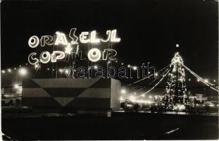 1969 Bucharest, Bukarest, Bucuresti, Bucuresci; Oraselul Copiilor / Gyermekváros vidámpark este / amusement park at night (EK)