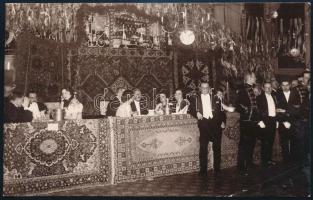 1931 A Tisza Szegedi Evezősegylet álarcos bálján, hátoldalon feliratozott fotó, 9×13 cm