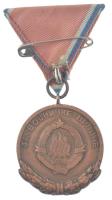 Jugoszlávia 1951. "Érdemérem a katonai erényért" bronz kitüntetés mellszalagon C:XF
Yugos...