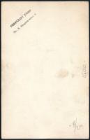 A Felszabadulás mentőhajó kapitánya, Tiszavölgyi József pecséttel jelzett fotója, 13×9 cm