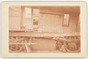 1907 Dorozsmai vonatbaleset 3 db keményhátú fotója, 1907. ápr. 12., 12x16 cm