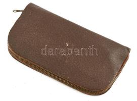 Vegyes szerszám tétel tartóban