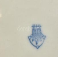 Zsolnay fehér porcelán tál, pereménél domború díszítéssel, jelzéssel, sérülésmentes, 23x23 cm