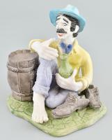 Iszákos szegény férfi figura, mázazatlan porcelán, jelzett, hibátlan, m 16,5 cm