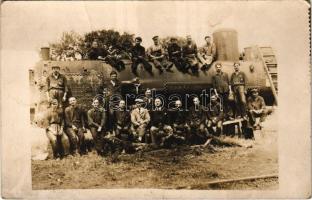 Magyar vasutasok és gőzmozdony, vonat / Hungarian railwaymen and locomotive, train. photo (fl)