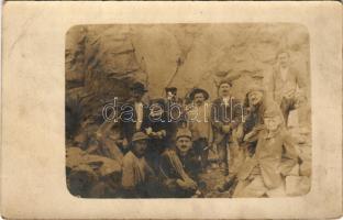 1915 Gímes, Ghymes, Dymes, Jelenec; A ghymesi vizesbarlangnál / cave, tourists. photo (EB)