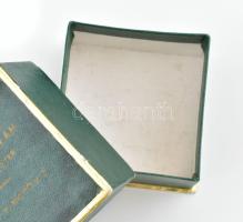 Hartai István ötvös mester Budapest Kígyó utca papírdoboz, 7,5×7,5×3,5 cm