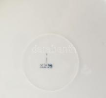 cca 1840-1895 Waldenburg porcelán kínáló zöld peremfestéssel, kopásokkal, jelzéssel, d: 31,5 cm