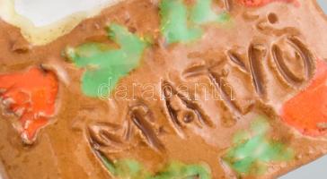 Matyó fiú. Mázas kerámia, jelzett, ujja sérült. 20 cm