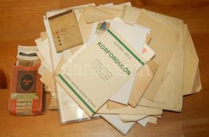 cca 1920-1950 Bozó Gyula grafikusművész hagyatéka: rengeteg okmány és nyomtatvány papírdobozban, benne sok cserkész, vallási és művészeti témájú