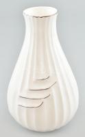 Fehér porcelán design váza, minimális kopottsággal, jelzés nélkül, m: 18,5 cm