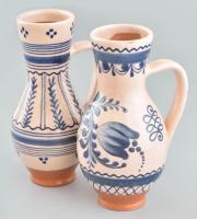 2 darab Mónus Ferenc Hódmezővásárhely bokály, egyiken kopással, jelzettek, m: 19,5 cm