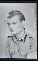 cca 1944 és 1955 között készült műtermi felvételek katonákról (portrék, kitüntetések, váll-lapok, fe...