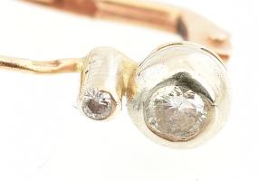 14 fehér és sárga arany (Au) button fülbevaló gyémánttal. ca 0,24 ct jelzett br: 2,6 g