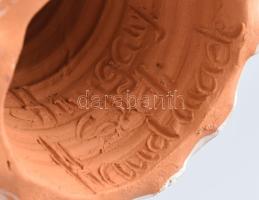 Sződi Katalin (?-): Lány korsóval, mázas kerámia, jelzett, hibátlan, m: 25 cm