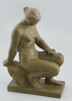 Péter Zsuzsa: Ülő akt. Festett terrakotta jelzett, hibátlan, m: 29 cm