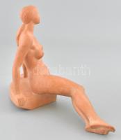 Gömbös László (1926-) Ülő akt. Festett terrakotta jelzett, hibátlan, m: 21x29 cm