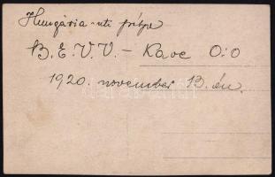1920.XI.13. Bp., focisták csoportképe (Hungária úti pálya, B.K.V.V - Kaoe 0:0), a lelátó tetején Pes...