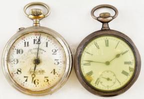 2 db régi zsebóra, az egyik gőzmozdony ábrázoló tokkal és számlappal. Külső hibákkal / sérülésekkel, nincsenek kipróbálva, d: 47-50 mm