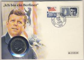 USA 1988P 1/2$ "John F. Kennedy" érmés borítékon 2 db bélyeggel, hátoldali ismertetővel T:2