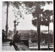 Illutrated daughters of Britannia. London, 2001. Harper Collins. Sok képpel 192p. Kiadói vászonkötés...