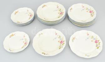 cca 1935-1945 KPM Prinzess tányér készlet, 6 nagy, 6 mély, 6 süteményes tányér, virágmintásak, jelzéssel, szép állapotban, egyik mélytányéron hajszálrepedéssel, d: 19-24 cm