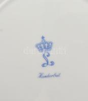 Oscar Schlegelmilch porcelán kínálótál, jelzett, kis kopásnyomokkal, d: 26,5 cm