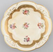 Oscar Schlegelmilch dúsan aranyozott porcelán kínálótál, jelzett, kis kopásnyomokkal, d: 19 cm